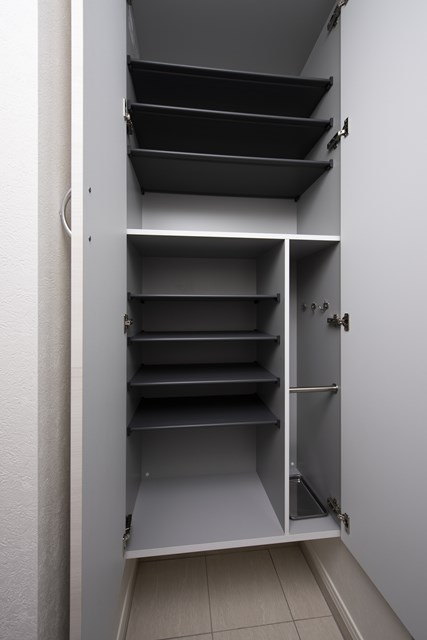 エンクレスト天神TERRACEの玄関|明るい玄関です