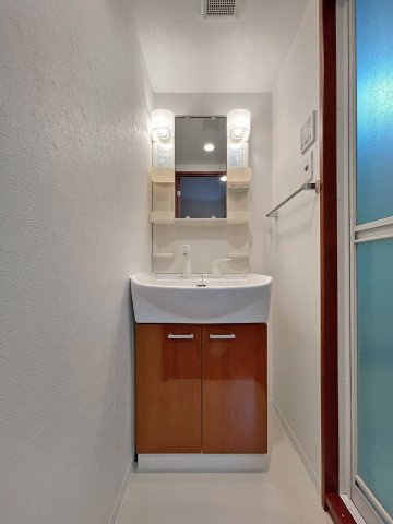 エンクレスト天神WINGの洗面所|ゆったりとスペースのある洗面所