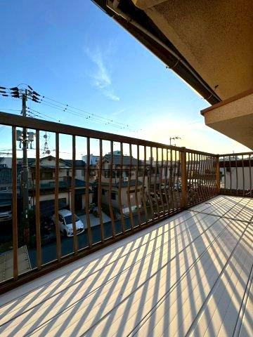 小雑賀戸建のバルコニー|2階和室のバルコニー