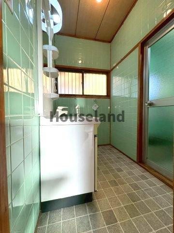 小雑賀戸建の洗面所