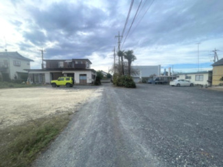 【前面道路含む現地写真】