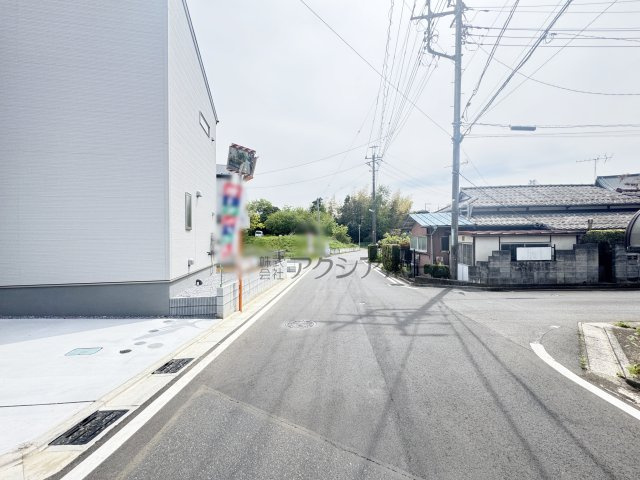 所沢市北野南1丁目・全4棟　新築一戸建　1号棟の前面道路含む現地写真