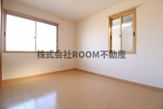 常楽舎ハイツの居間・リビング|ゆったり過ごせるリビングです