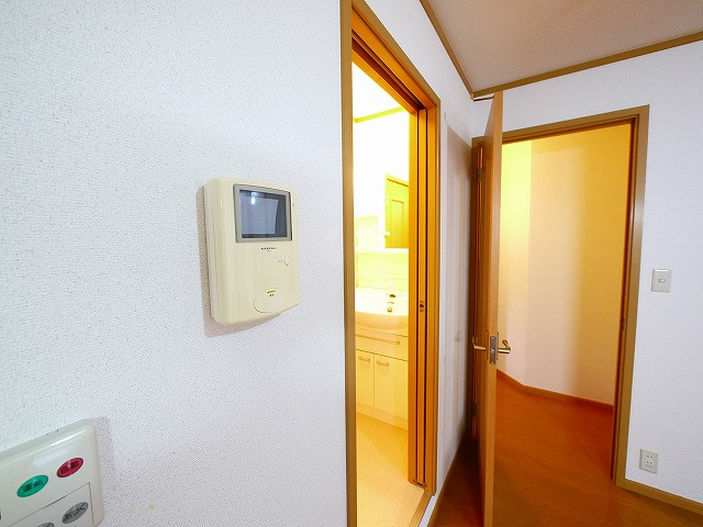 ヴェルドミールⅢの設備|モニター付きインターホンです