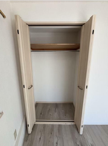 グランツブルク駒場　角部屋　ネット0　防犯設備充実　２×４工法の収納