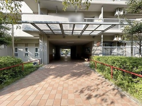 京橋南コーポ３号棟　4階のエントランス