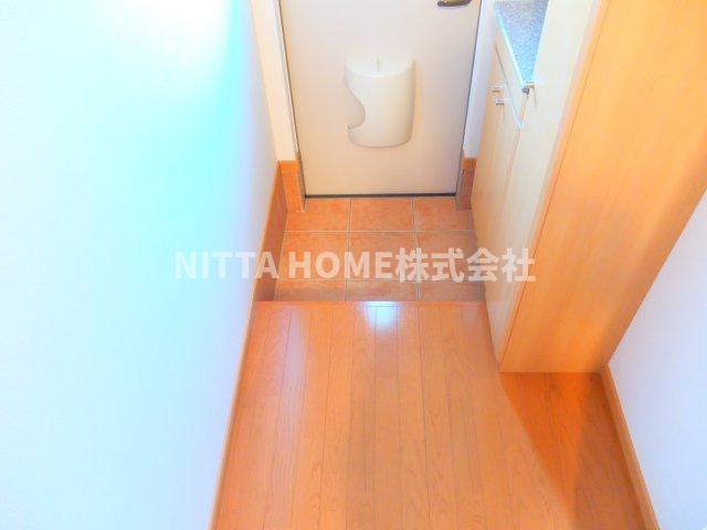 プリマヴェーラ壱番館の玄関|広いスペースの玄関です♪