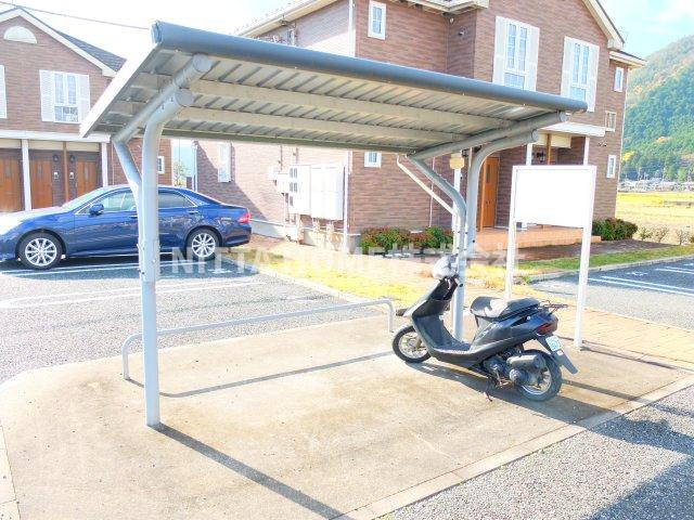 プリマヴェーラ壱番館のその他|屋根付きの駐輪場も付いています◇