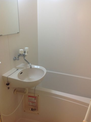 レオパレスパークサイド青葉の浴室