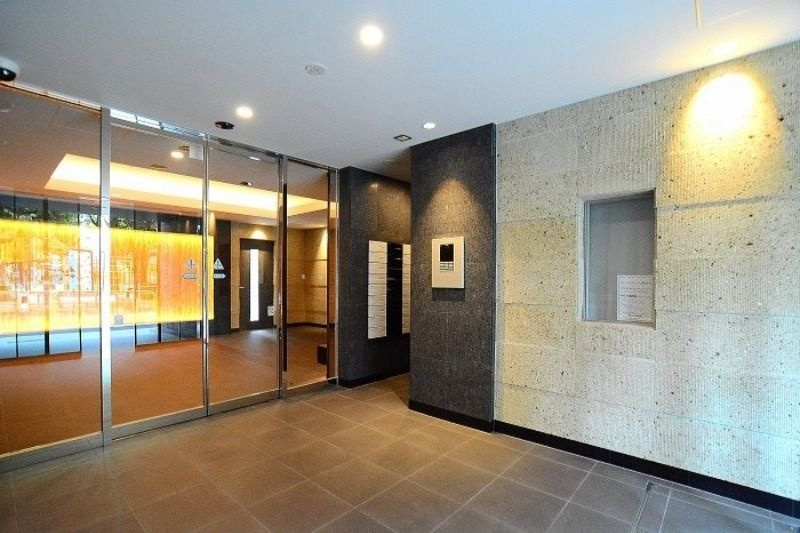 ステージグランデ上野松が谷のエントランス