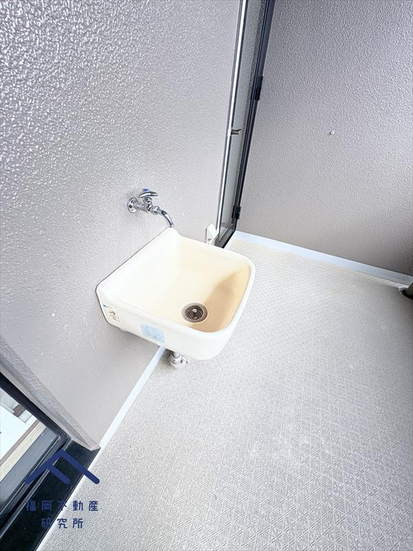 エンゼルハイム鳥飼中央のバルコニー