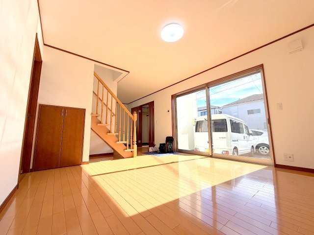 青梅市野上町1丁目　中古戸建の居間・リビング