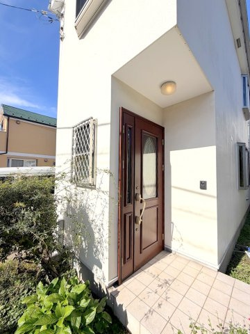 青梅市野上町1丁目　中古戸建の玄関