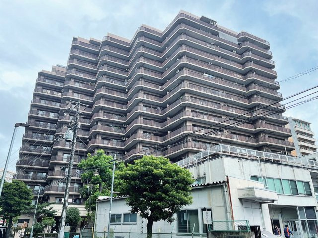 グランイーグルウイング川崎（川崎区本町）の外観|グランイーグルウイング川崎　駐車場専用使用権付き（無償）新規リノベーション　オートロック　ペット飼育可能　4LDK　トランクルーム使用権　宮前小学校　JR川崎駅まで徒歩１０分　