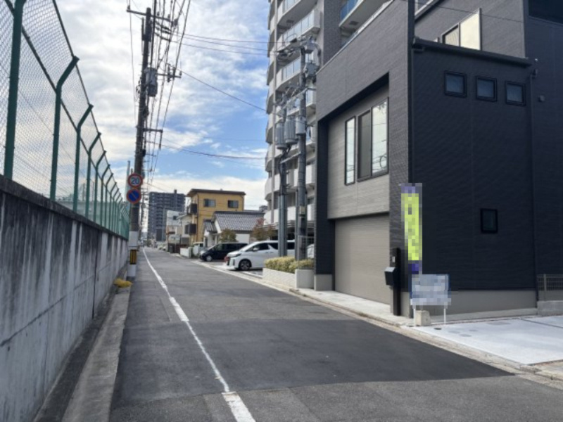 広島市南観音町の前面道路含む現地写真|前面道路です。