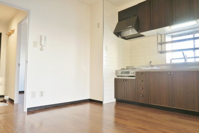 チェスターハウス川口の内装|別号室の参考写真です