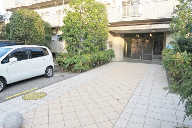 チェスターハウス川口のエントランス