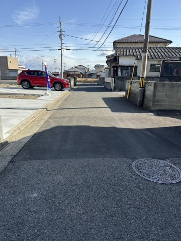 高津町 新築戸建 Bの前面道路含む現地写真