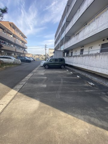 パッシブハウス３２の駐車場