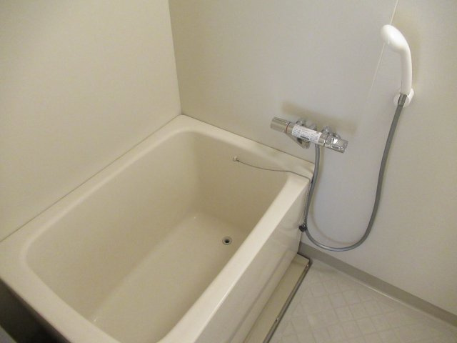 兵庫県公社　芦屋浜高層（高浜）１号棟の浴室|日々の暮らしに欠かせないお風呂です