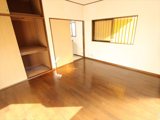 栄ハウスの洋室