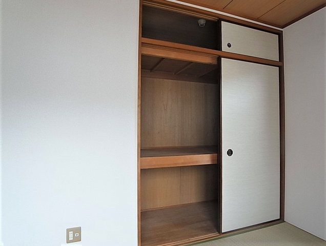 メープルハイツの収納|天袋もある収納です