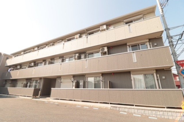 Ｌｏｂｅｌｌｉａ ＴＯＲＯ　Ⅰの外観|3階建てのアパート！