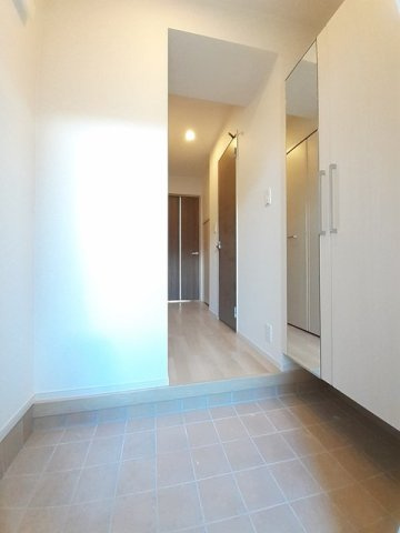 ナリワリ　ハッタの玄関