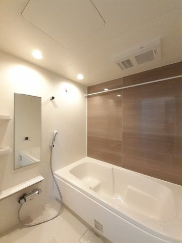 ナリワリ　ハッタの浴室