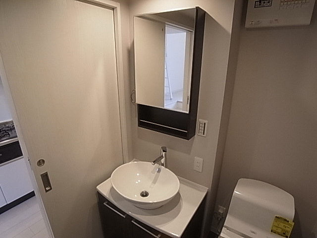 神戸市兵庫区東山町４丁目のアパートの洗面所|洗面