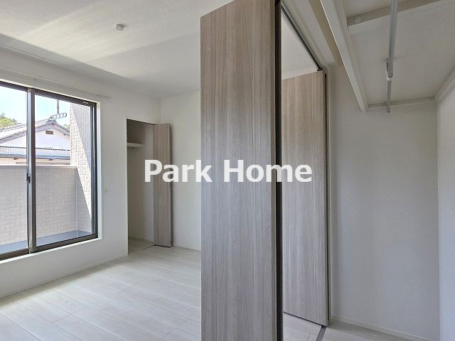 高知市朝倉己 ⑯ 新築戸建ての収納|２F:6.7洋室クローゼット