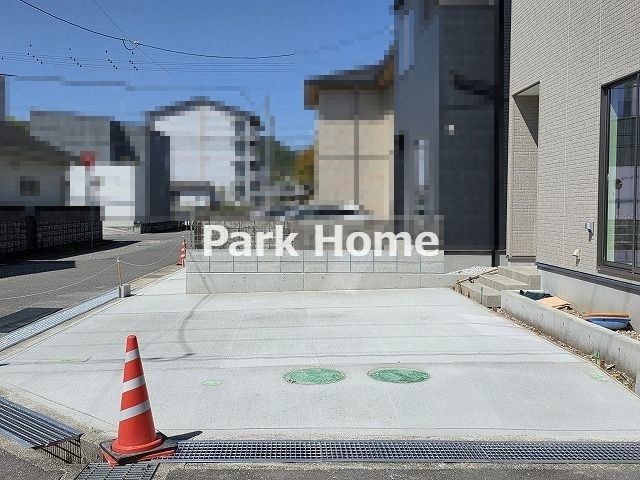 高知市朝倉己 ⑯ 新築戸建ての駐車場