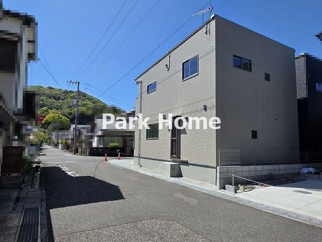 高知市朝倉己 ⑯ 新築戸建ての前面道路含む現地写真