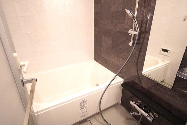 ルフォンプログレ中野坂上の浴室|※写真は同タイプ住戸です。