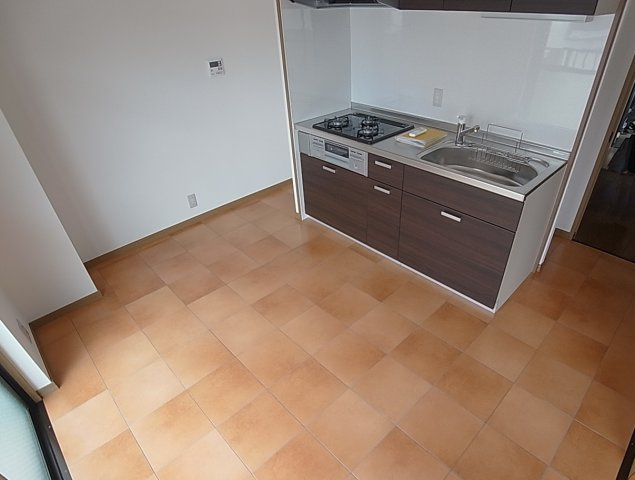 ベージュ野田の居間・リビング|フル改装されたダイニング