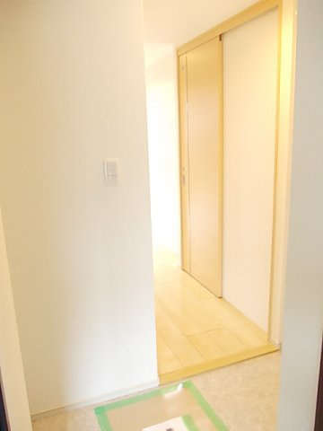 メゾン　フォーリストの玄関