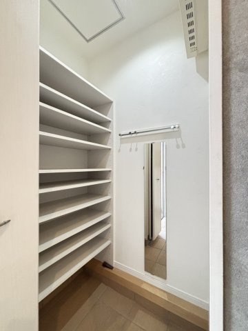 【収納】 | 南区高宮2丁目　戸建て | ウォークインシューズクローゼット