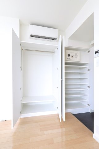 プラウドフラット新宿御苑の収納