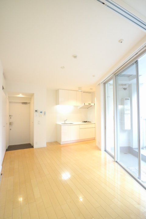 プラウドフラット新宿御苑の居間・リビング