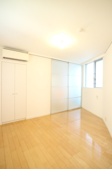 プラウドフラット新宿御苑の洋室