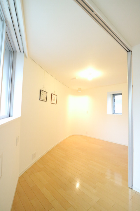 プラウドフラット新宿御苑の洋室