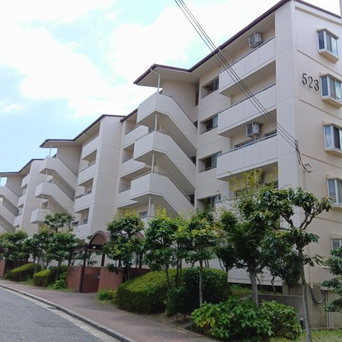 研究学園5団地　523号棟