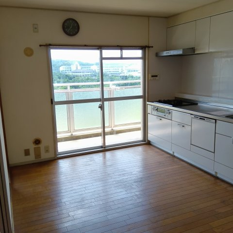 研究学園5団地　523号棟の居間・リビング