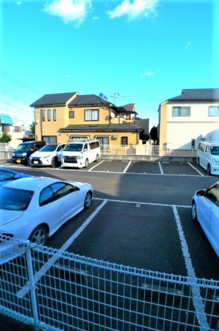 ロイヤルビレッジの駐車場