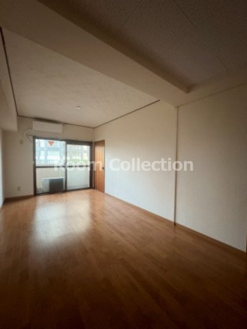 薬王寺ニューハイツの居間・リビング