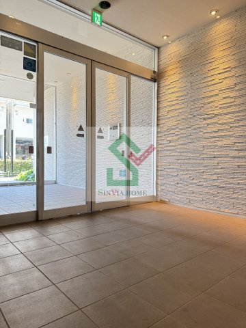 プライムアーバン西武柳沢のロビー