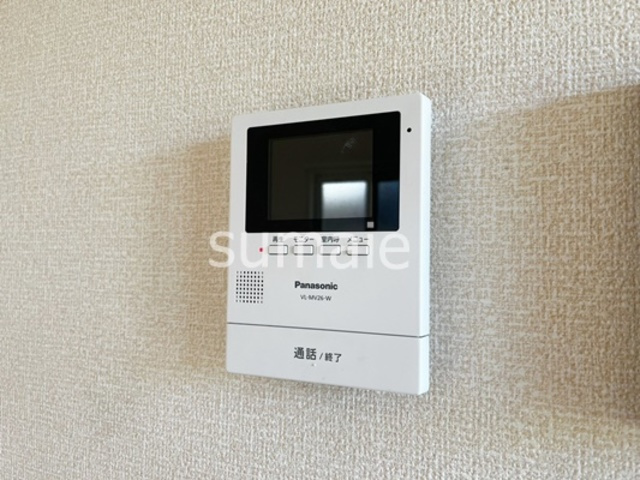 シャイン・カワナベのセキュリティ|モニター付きインターホンです☆