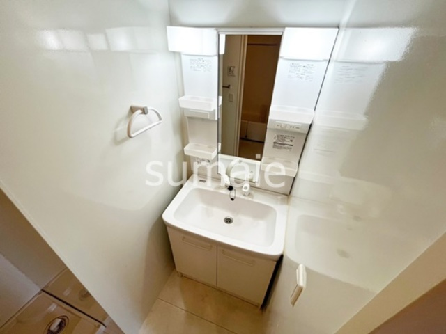 シャイン・カワナベの洗面所|嬉しい独立洗面台です！