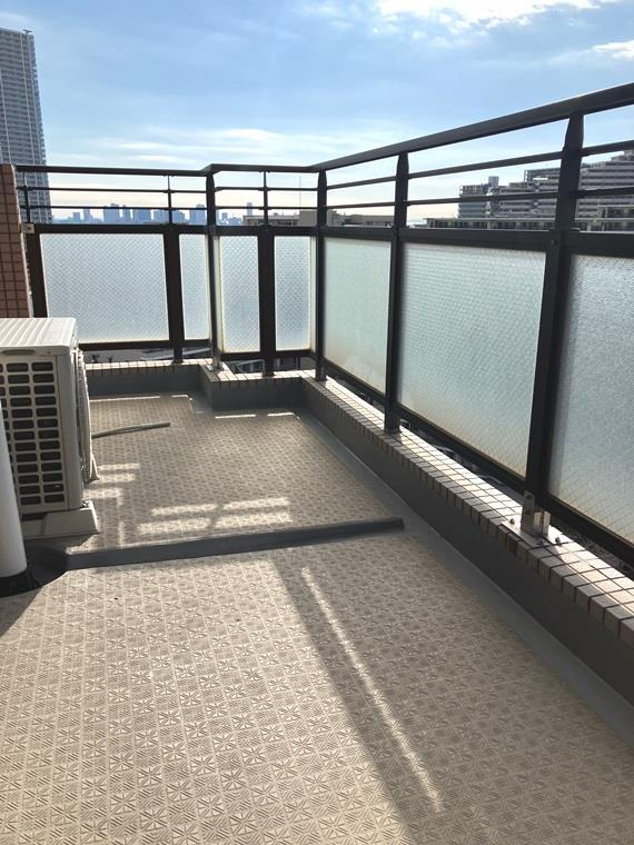 プローラ津田沼のバルコニー