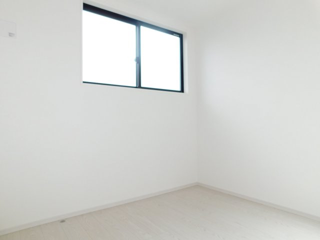 名古屋市瑞穂区萩山町２丁目の新築一戸建の洋室|◇３階洋室◇　　明るい洋室４．５帖　